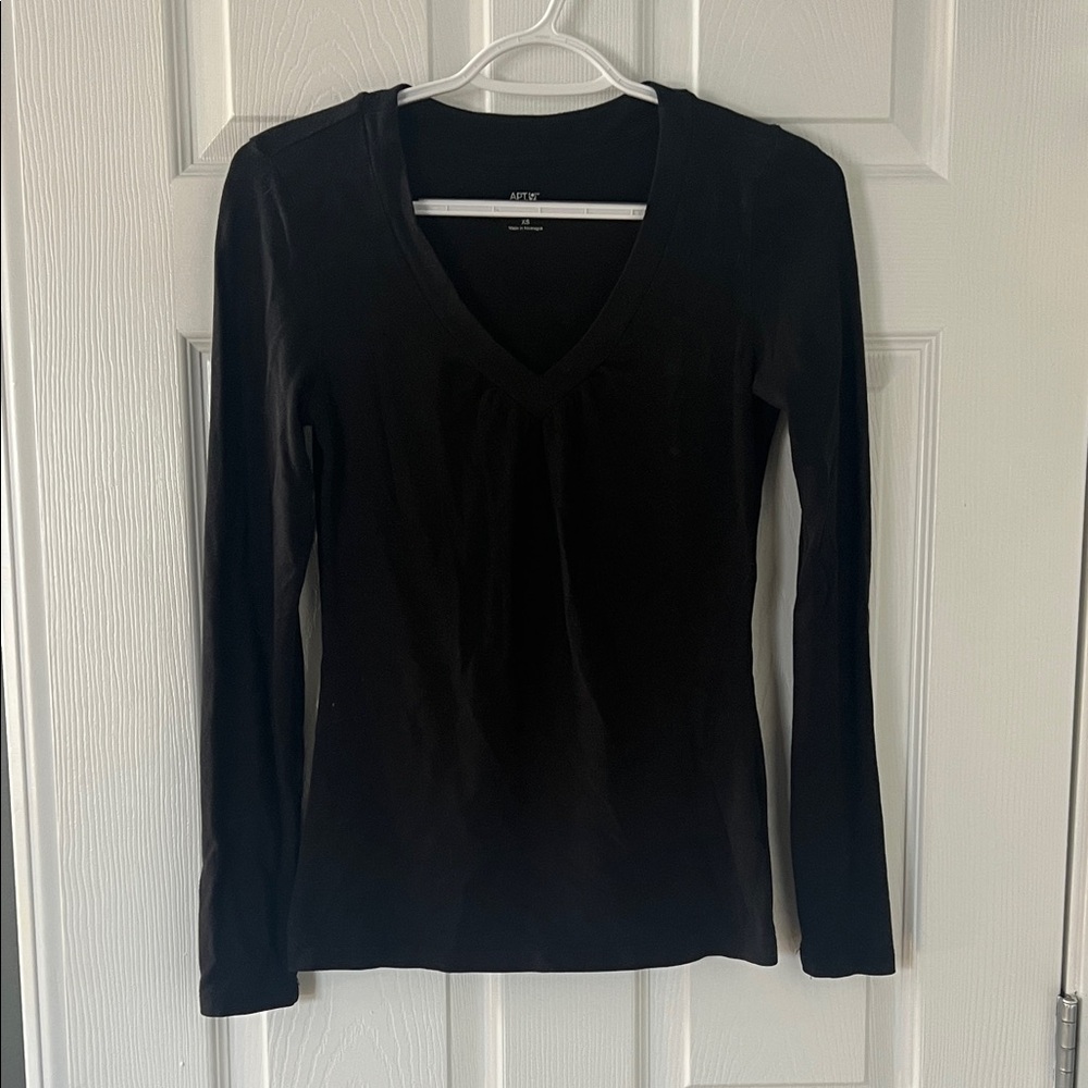 Apt. 9 Black Long Sleeve V-Neck Top